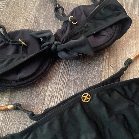 Elis Detail Bikini Set by Vix Hermanny - Picture 10 of 13